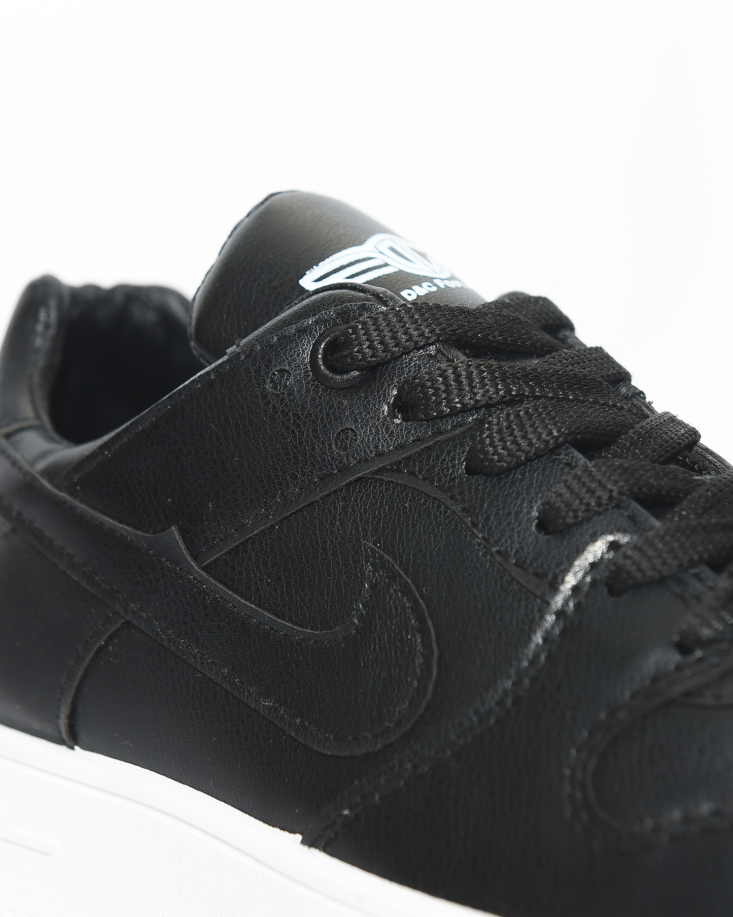 Fashion flat sole sneaker for women