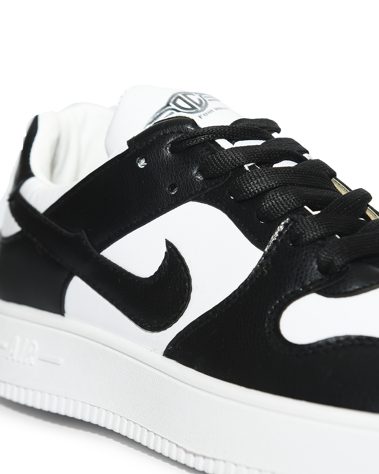 Fashion flat sole sneaker for women