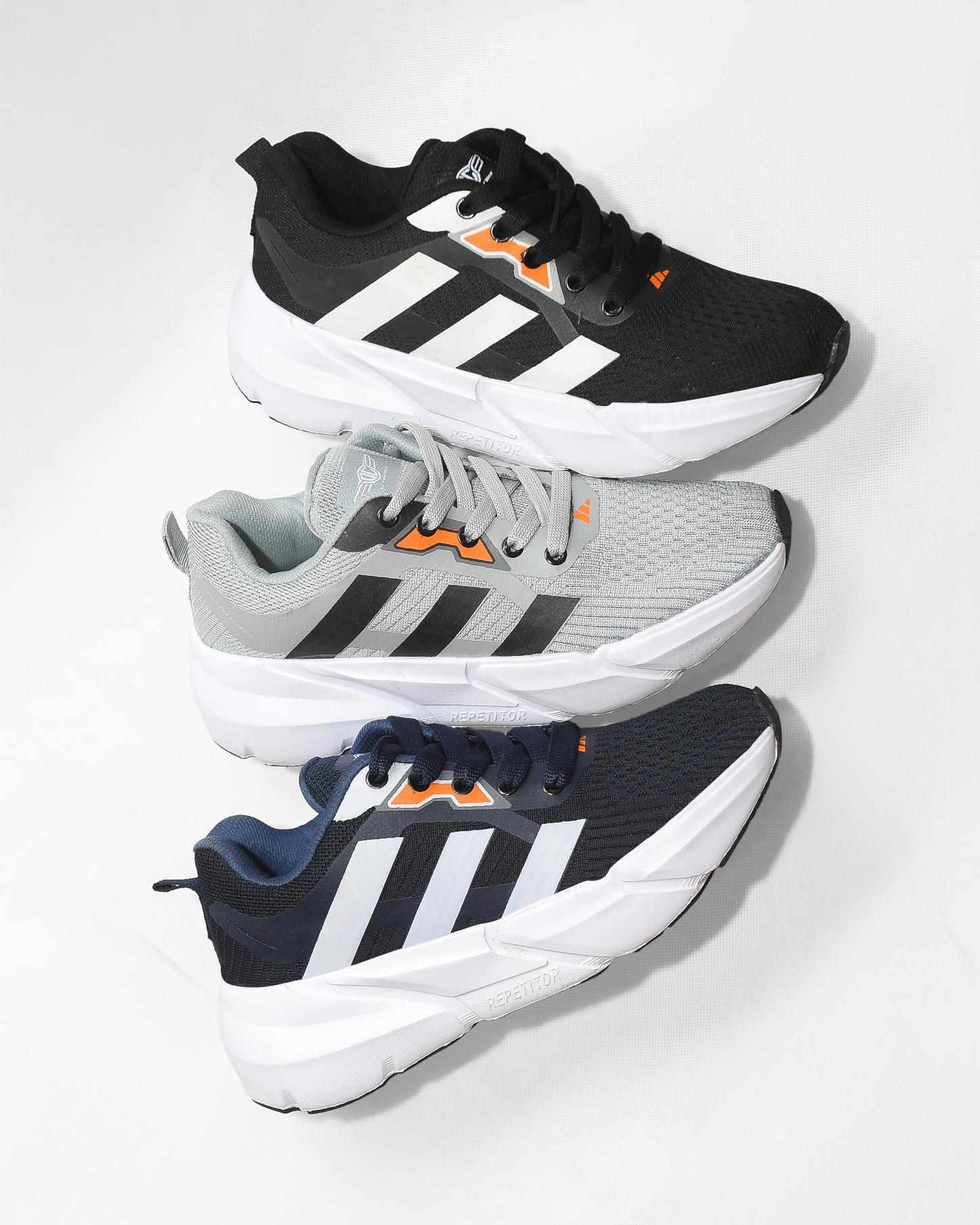 Sportive light-weight sneaekrs from knit textile for men