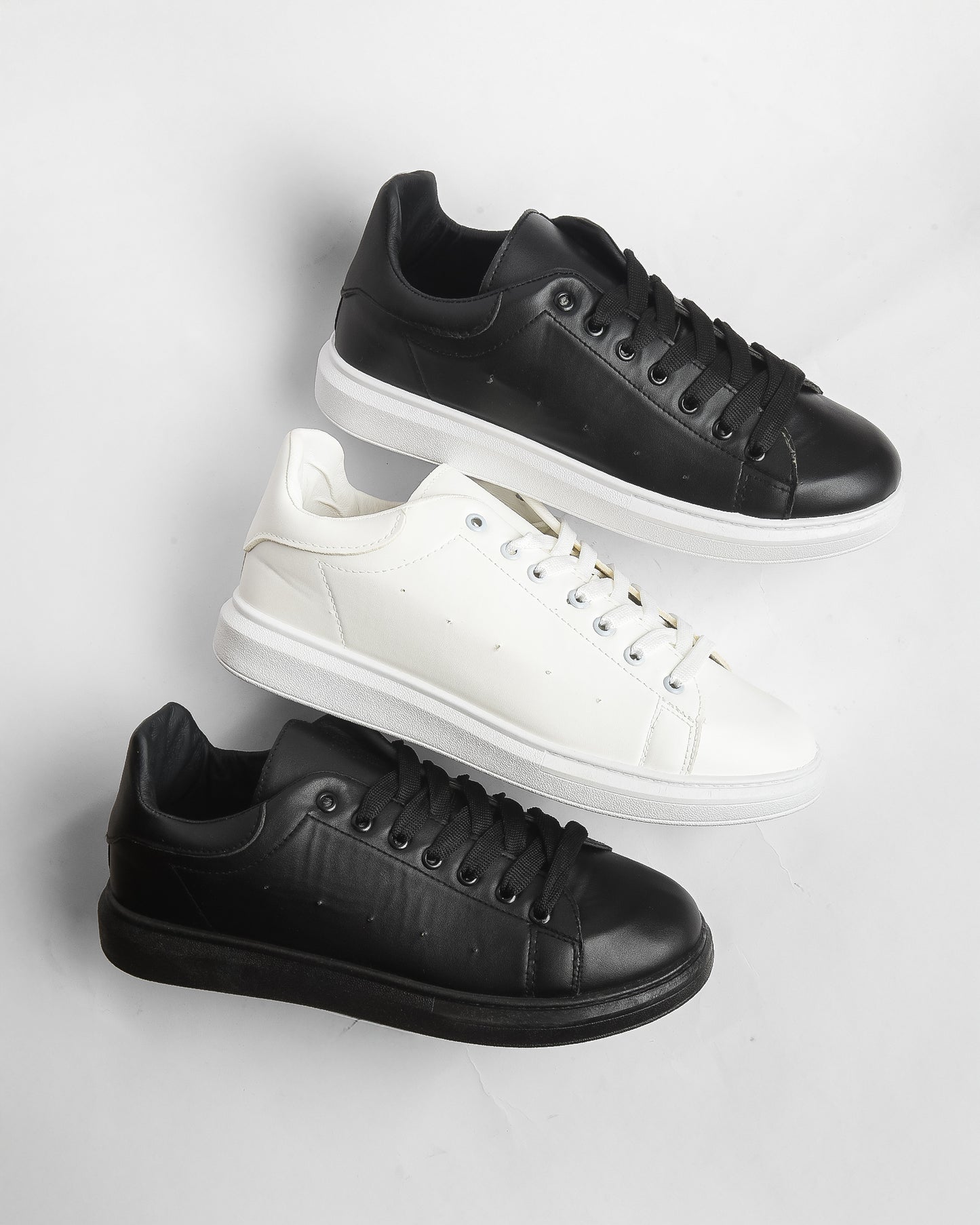 X21 - Basic Lace-up Flat Sneakers For Men