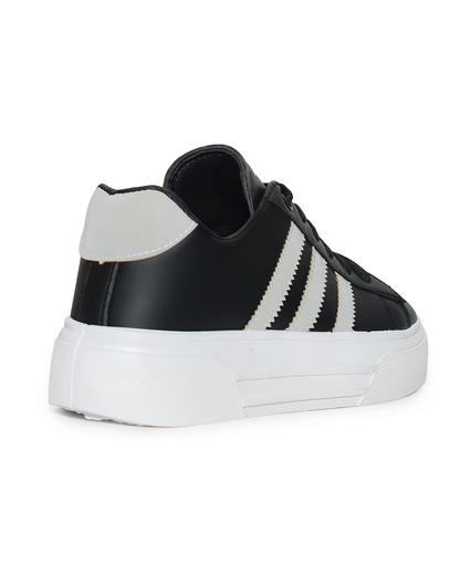 كوتشي فلات ابيض بكعب ملون حريمي