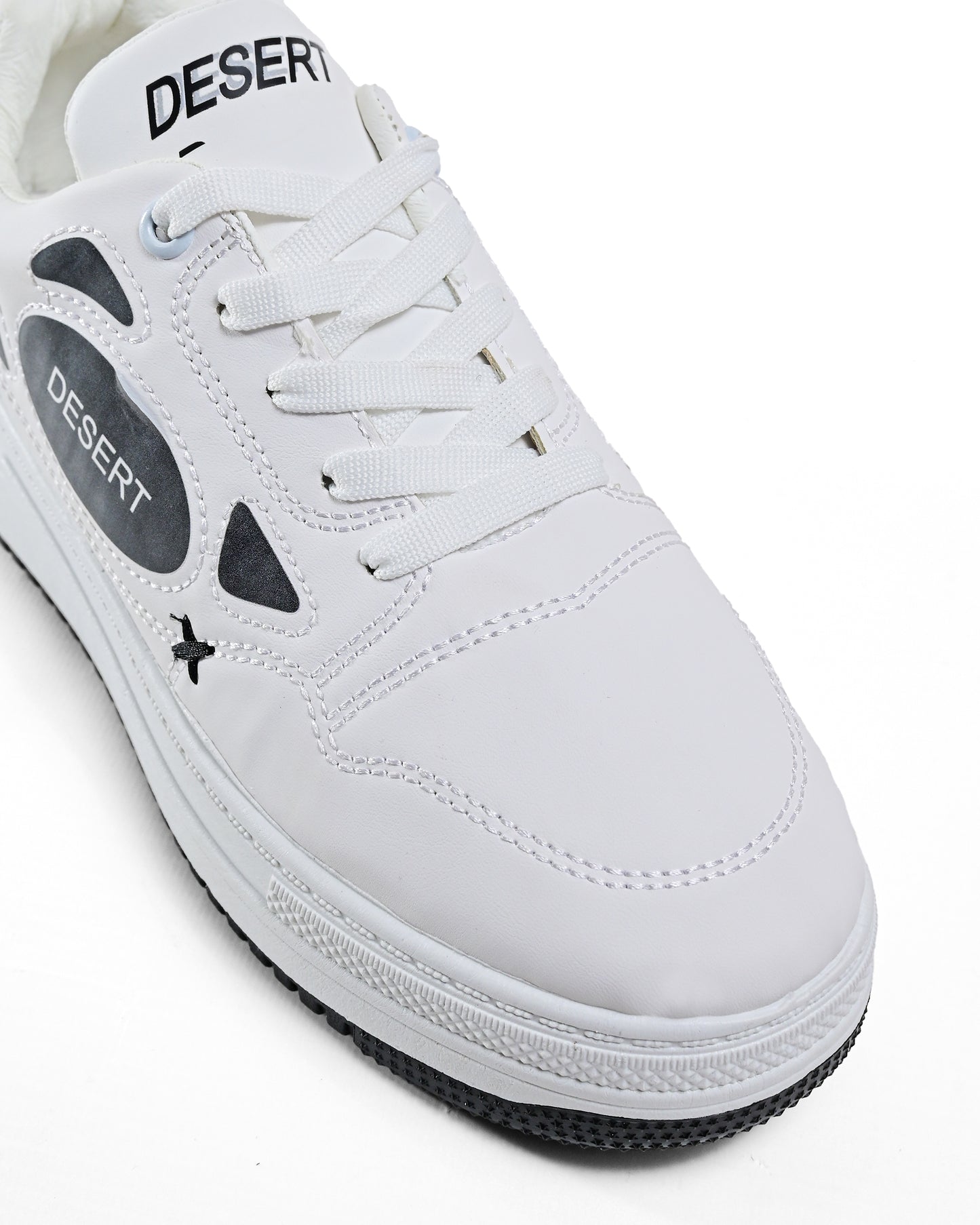 638/1 - Fashion flat sole sneaker for women
