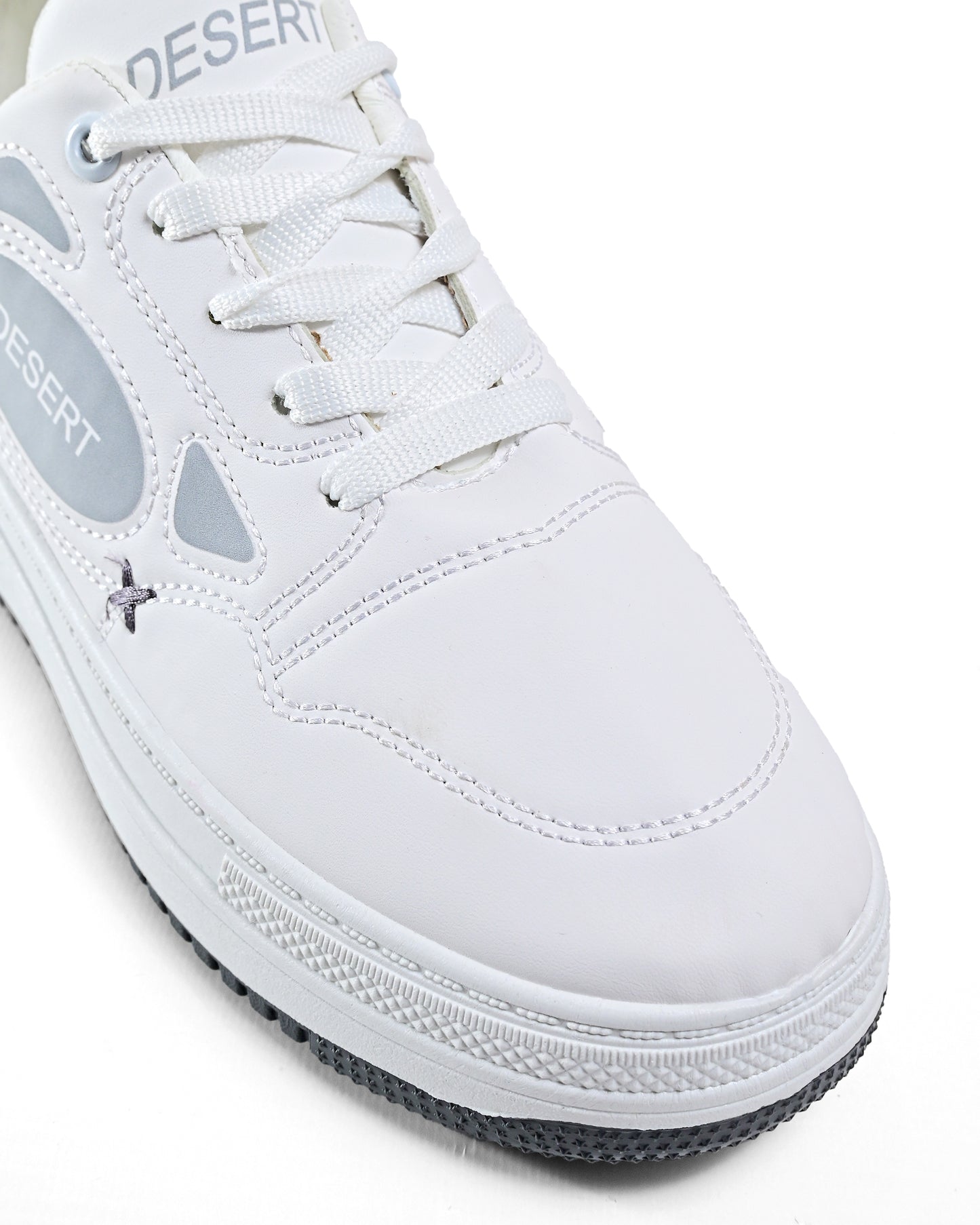 638/1 - Fashion flat sole sneaker for women