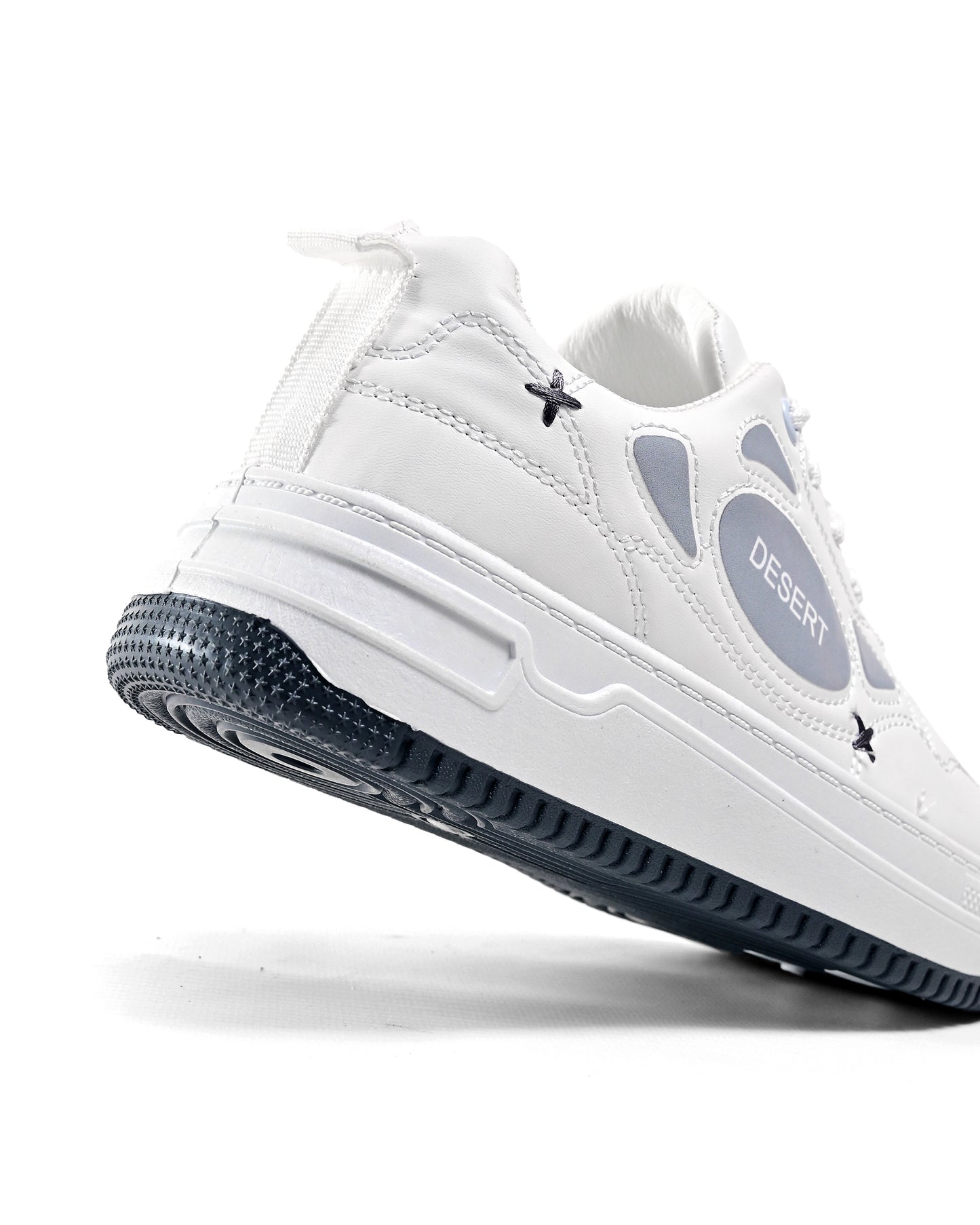 638/1 - Fashion flat sole sneaker for women